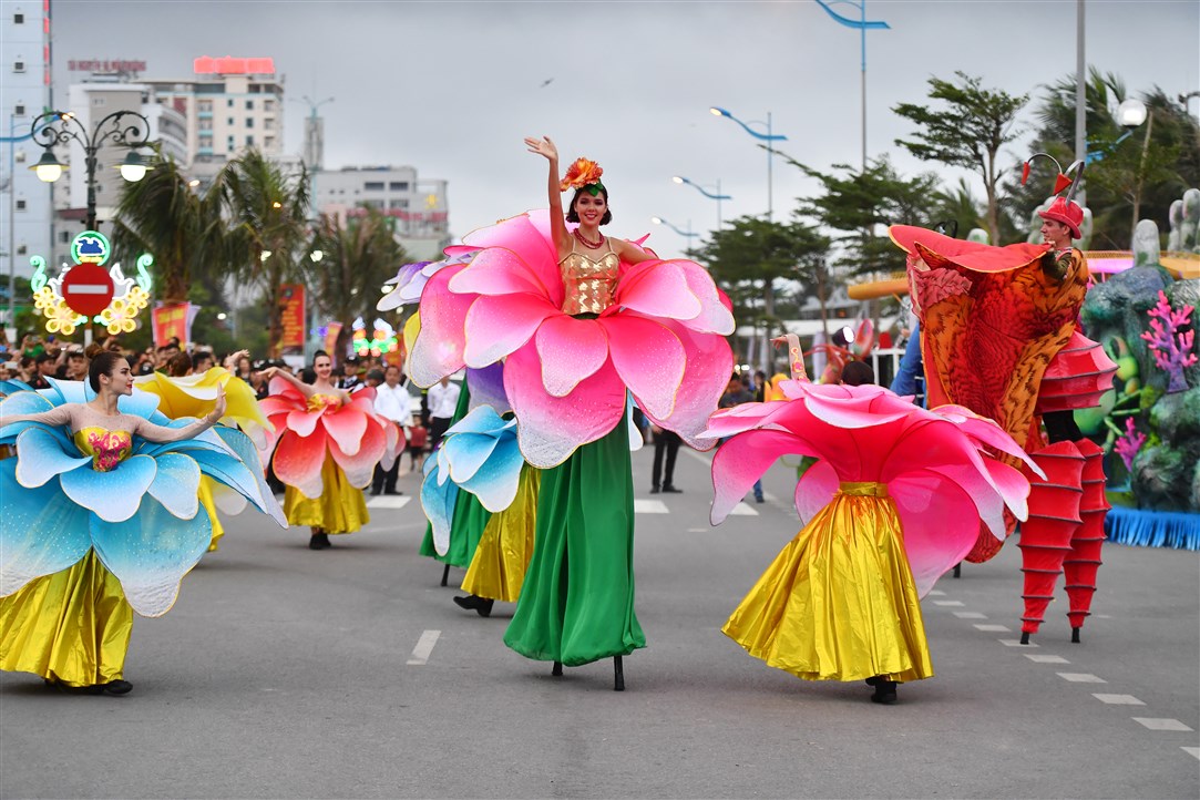Le carnaval de Ha Long 2022 met en lumière les SEA Games 31